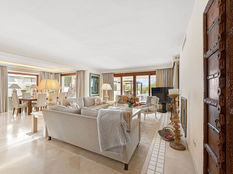 Villa for Sale in Nueva Andalucía, Marbella Area 14
