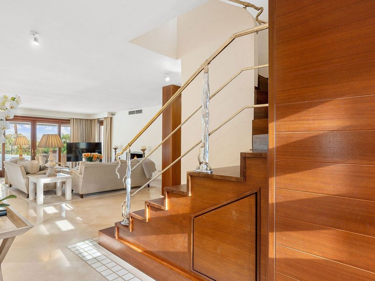 Villa for Sale in Nueva Andalucía, Marbella Area 18