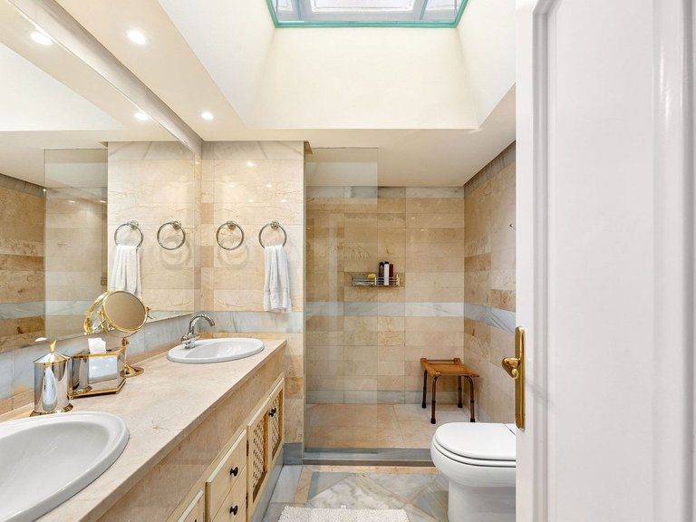 Villa for Sale in Nueva Andalucía, Marbella Area 20