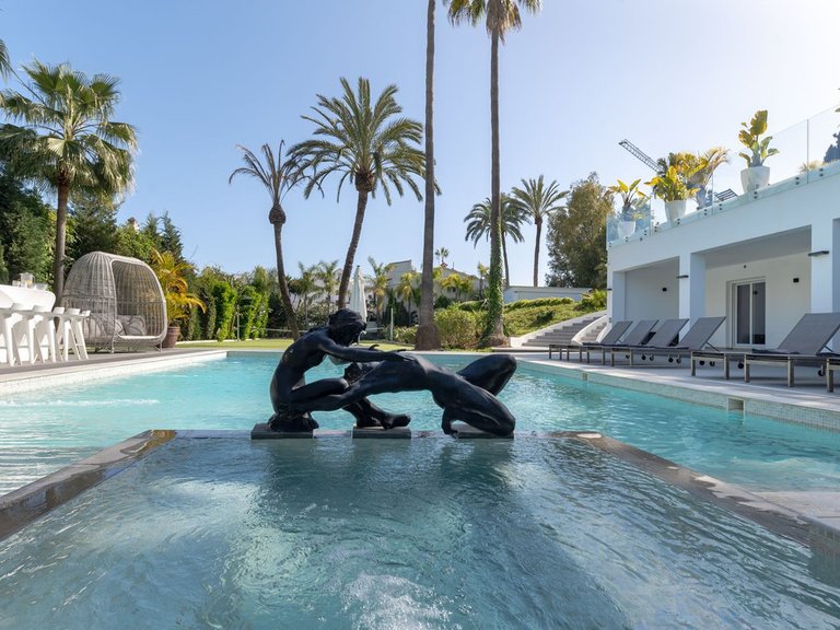Villa for Sale in Atalaya, Marbella Area 2
