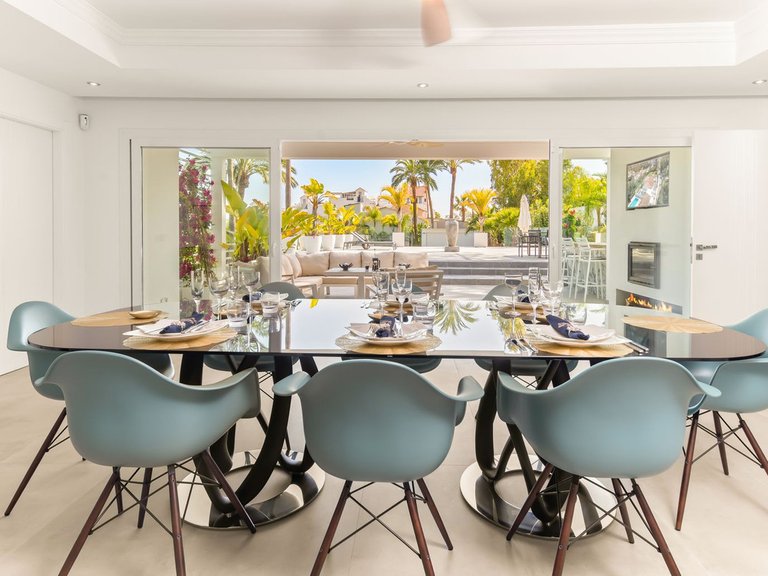Villa for Sale in Atalaya, Marbella Area 11
