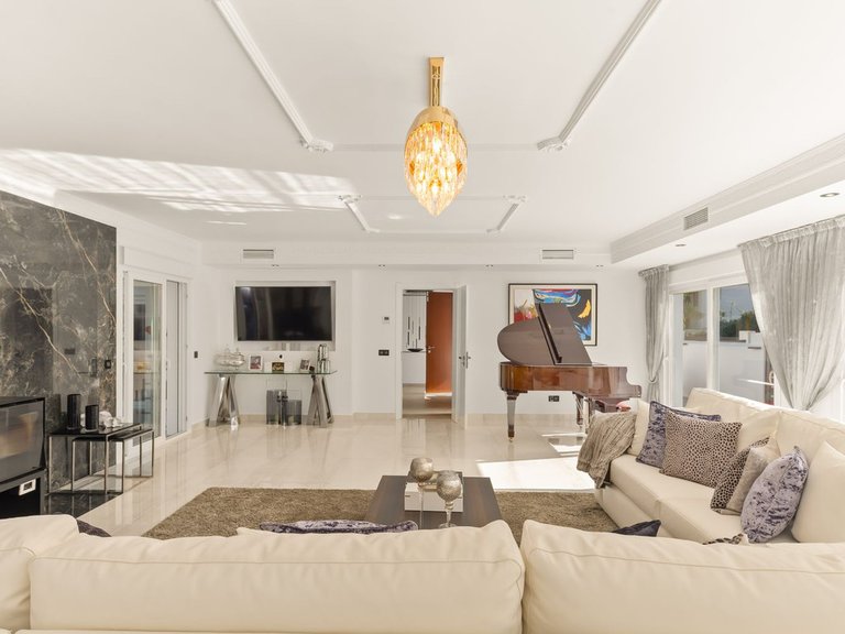 Villa for Sale in Atalaya, Marbella Area 14
