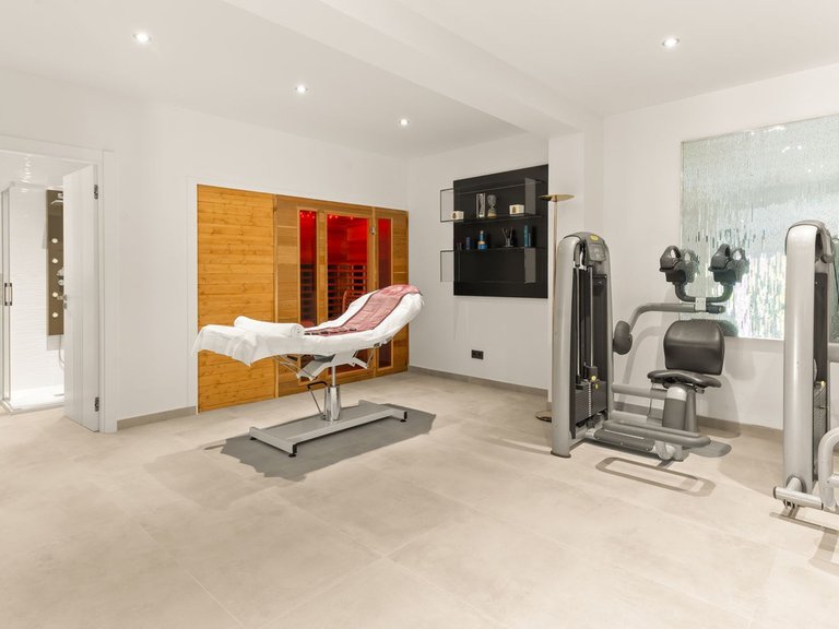 Villa for Sale in Atalaya, Marbella Area 17