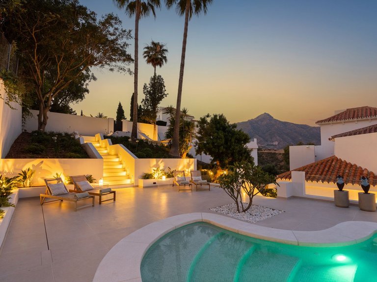 Villa for Sale in Nueva Andalucía, Marbella Area 4