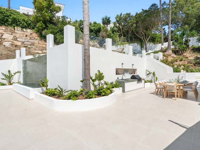 Villa for Sale in Nueva Andalucía, Marbella Area 7