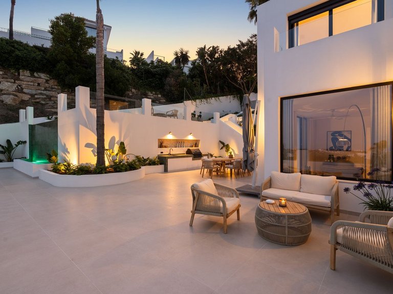 Villa for Sale in Nueva Andalucía, Marbella Area 8