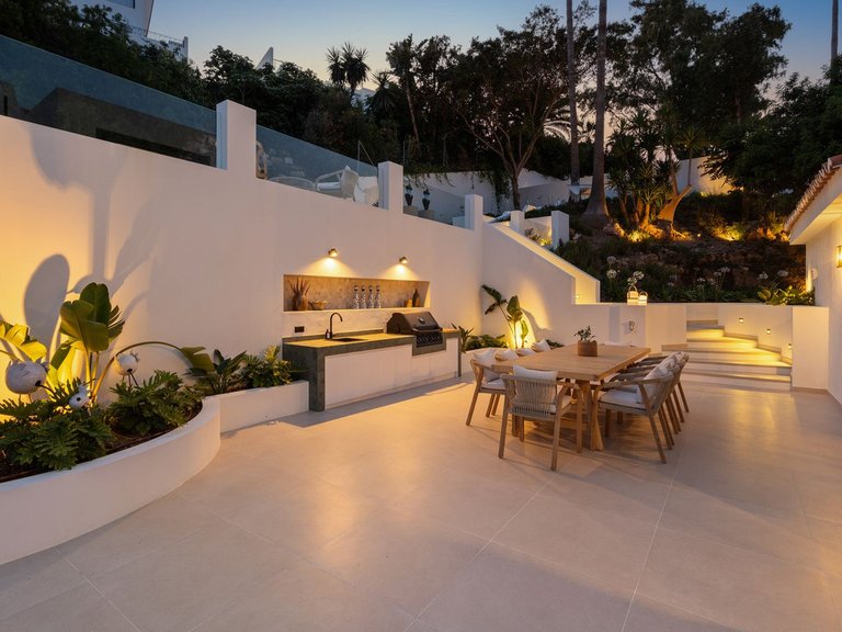 Villa for Sale in Nueva Andalucía, Marbella Area 11