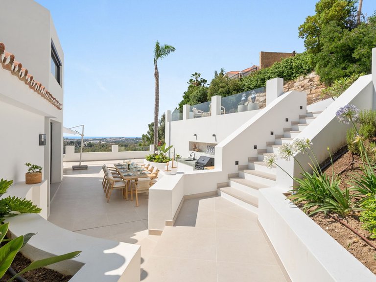 Villa for Sale in Nueva Andalucía, Marbella Area 12