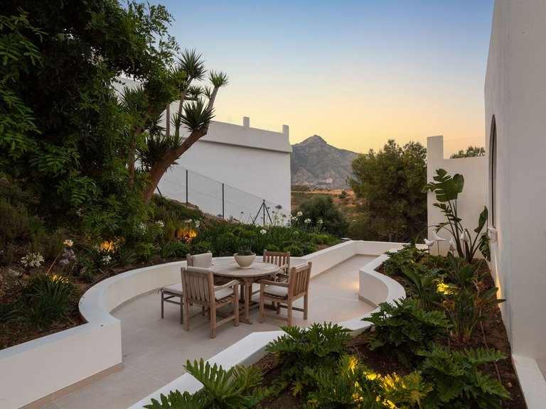 Villa for Sale in Nueva Andalucía, Marbella Area 15
