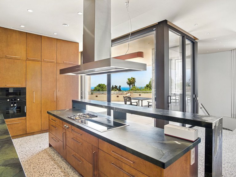 Villa for Sale in Elviria, Marbella Area 4