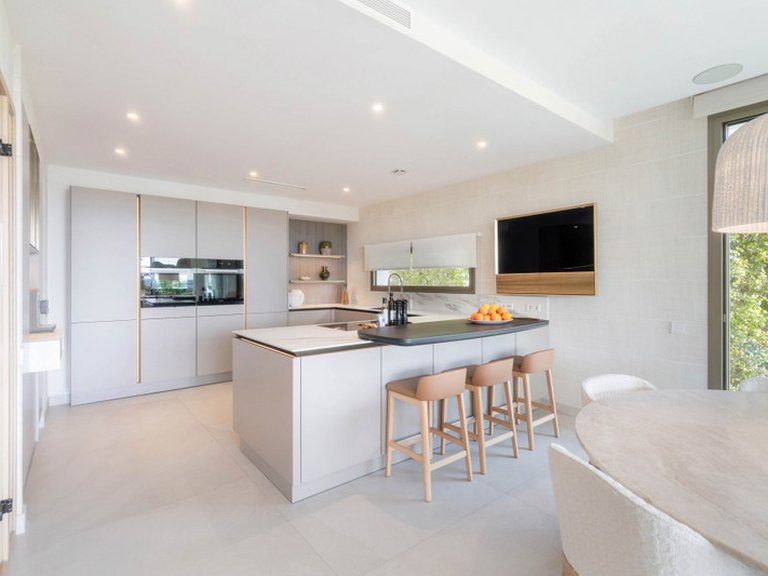 Villa for Sale in Nueva Andalucía, Marbella Area 14