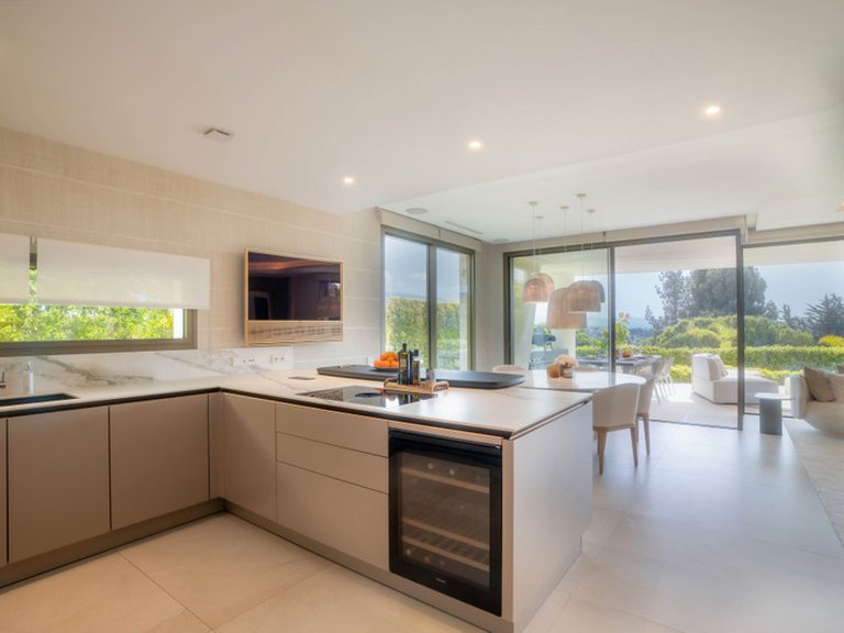 Villa for Sale in Nueva Andalucía, Marbella Area 15