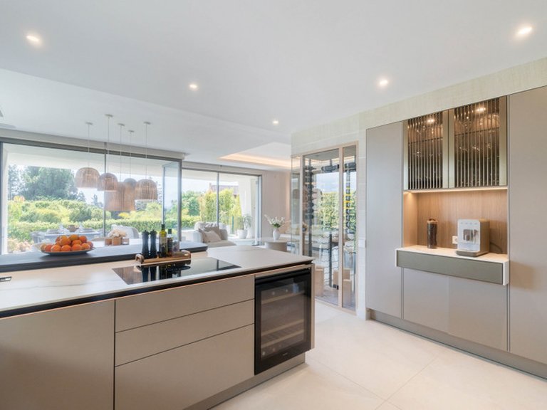 Villa for Sale in Nueva Andalucía, Marbella Area 16