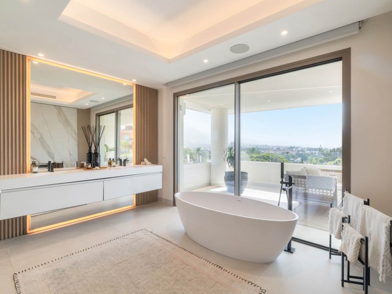 Villa for Sale in Nueva Andalucía, Marbella Area 8