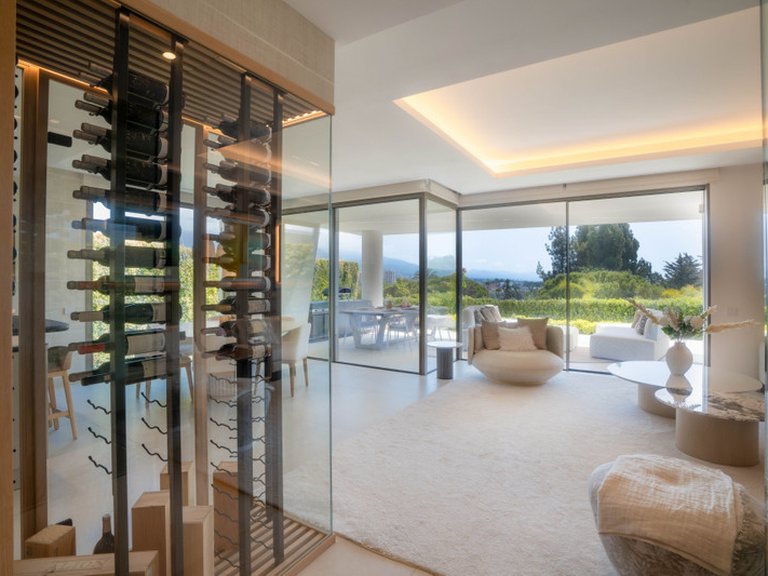 Villa for Sale in Nueva Andalucía, Marbella Area 11