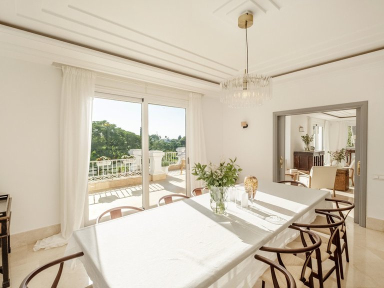 Villa for Sale in Aloha, Marbella Area 12