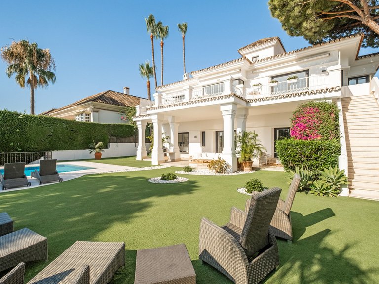 Villa for Sale in Aloha, Marbella Area 19