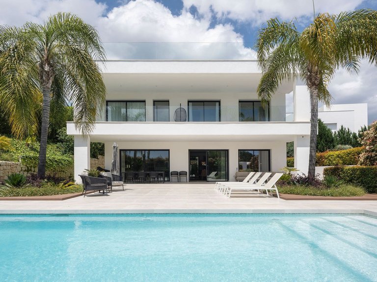 Villa for Sale in Nueva Andalucía, Marbella Area 1
