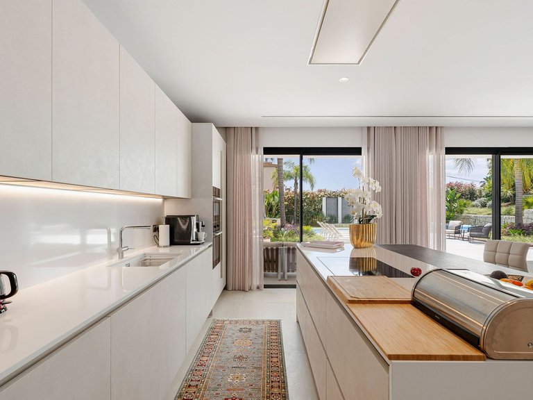Villa for Sale in Nueva Andalucía, Marbella Area 3