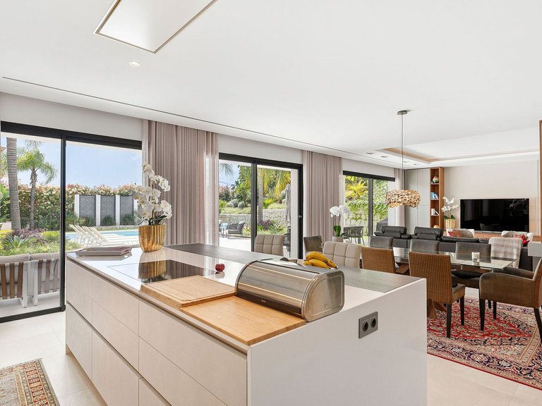 Villa for Sale in Nueva Andalucía, Marbella Area 5