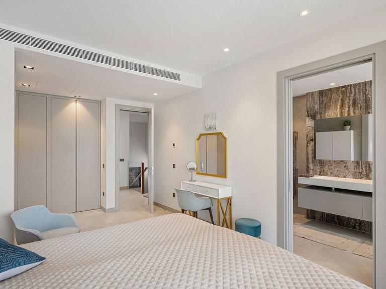 Villa for Sale in Nueva Andalucía, Marbella Area 18