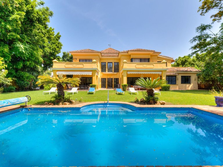 Villa for Sale in Guadalmina Baja, Marbella Area 1