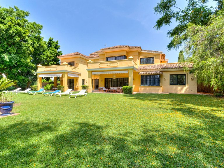 Villa for Sale in Guadalmina Baja, Marbella Area 2