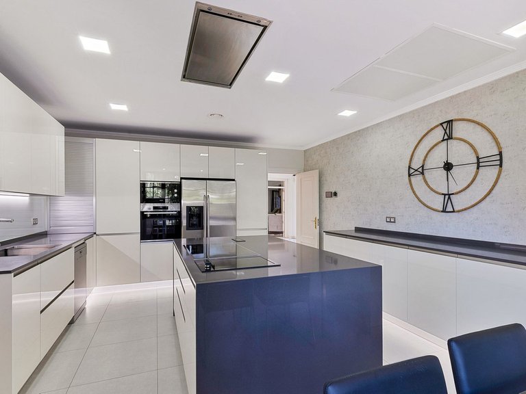 Villa for Sale in Guadalmina Baja, Marbella Area 6
