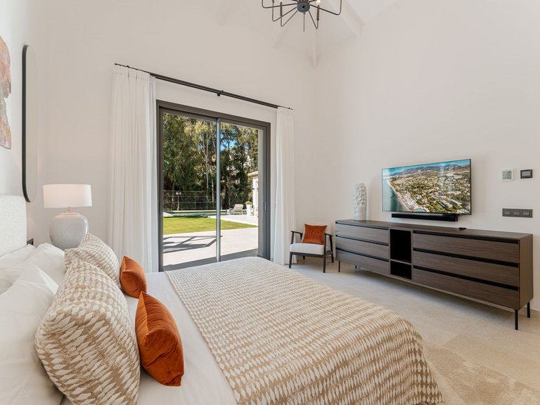 Villa for Sale in Nueva Andalucía, Marbella Area 14
