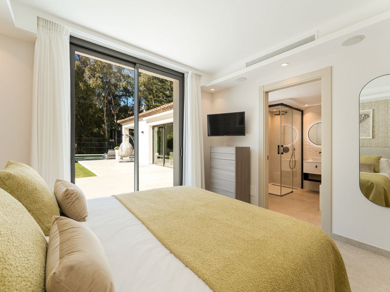 Villa for Sale in Nueva Andalucía, Marbella Area 18