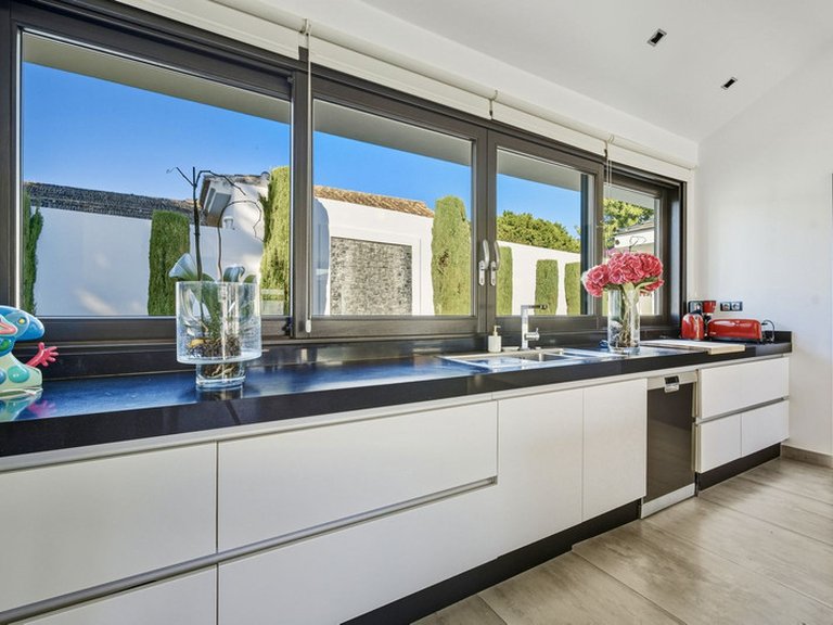 Villa for Sale in Guadalmina Baja, Marbella Area 7