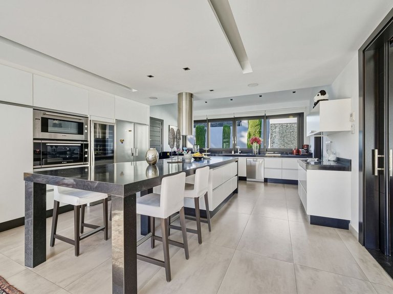 Villa for Sale in Guadalmina Baja, Marbella Area 4