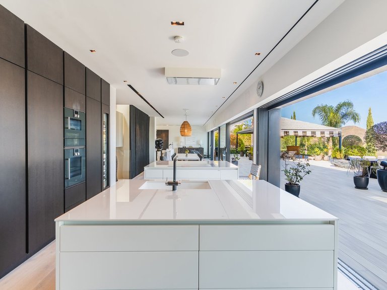 Villa for Sale in La Mairena, Marbella Area 13