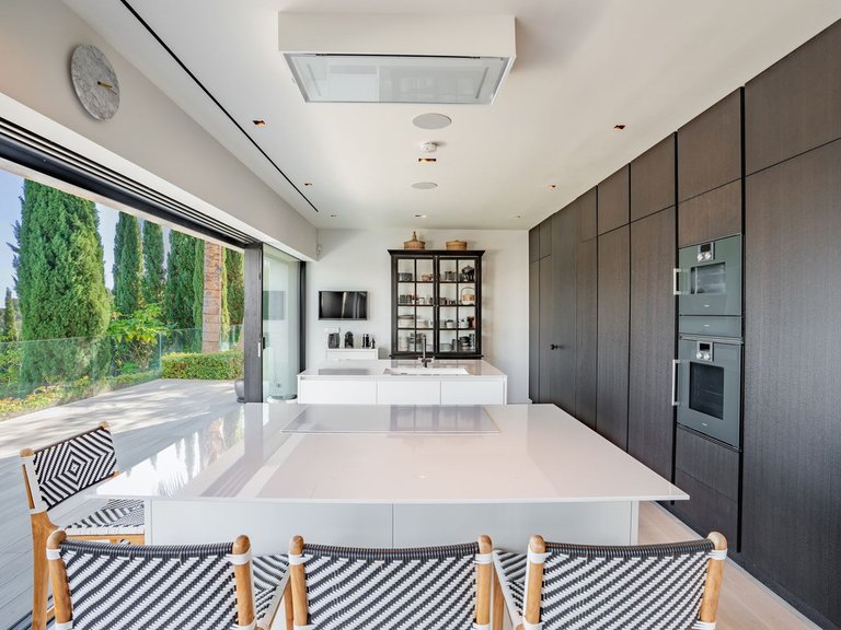 Villa for Sale in La Mairena, Marbella Area 15