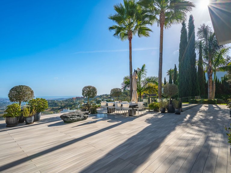 Villa for Sale in La Mairena, Marbella Area 17
