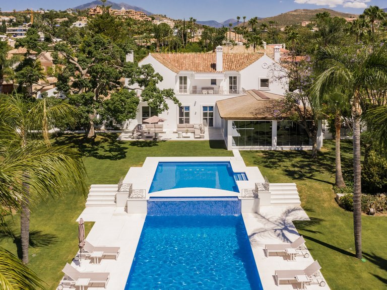 Villa for Sale in Nueva Andalucía, Marbella Area 3