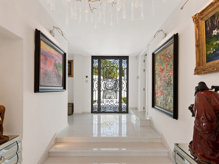 Villa for Sale in Nueva Andalucía, Marbella Area 6