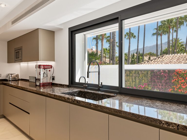 Villa for Sale in Nueva Andalucía, Marbella Area 10