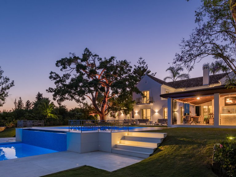 Villa for Sale in Nueva Andalucía, Marbella Area 18