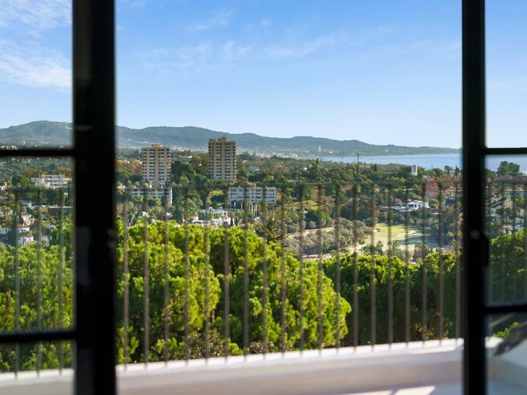 Villa for Sale in Nueva Andalucía, Marbella Area 12
