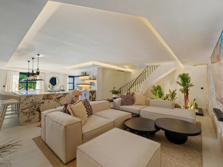 Villa for Sale in Nueva Andalucía, Marbella Area 19