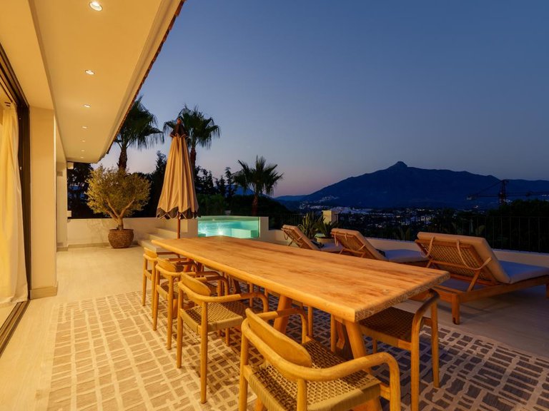 Villa for Sale in Nueva Andalucía, Marbella Area 5
