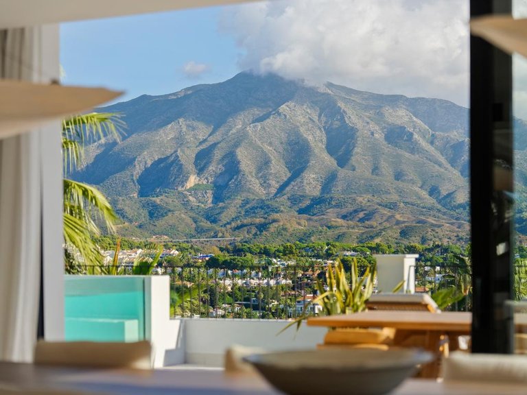 Villa for Sale in Nueva Andalucía, Marbella Area 8