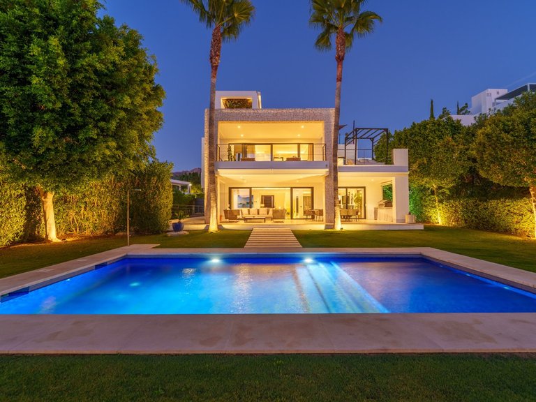 Villa for Sale in Nueva Andalucía, Marbella Area 2