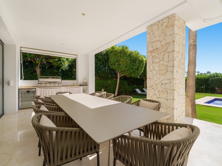 Villa for Sale in Nueva Andalucía, Marbella Area 11
