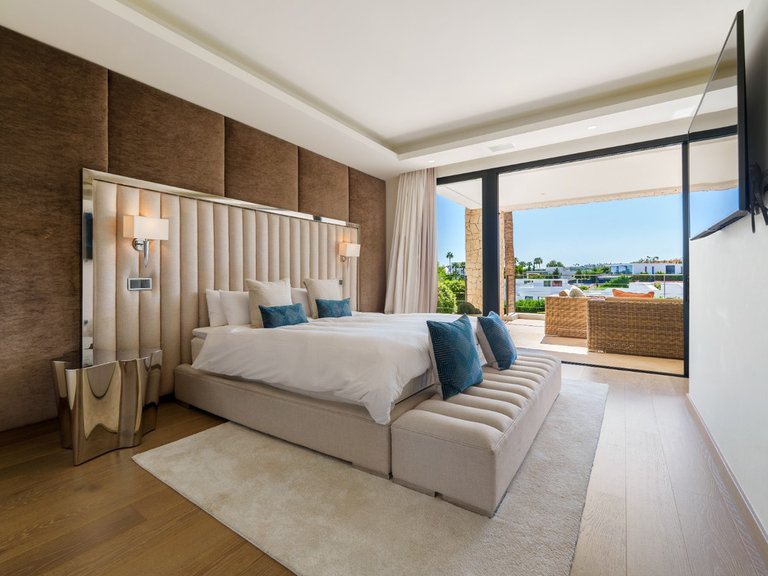 Villa for Sale in Nueva Andalucía, Marbella Area 15