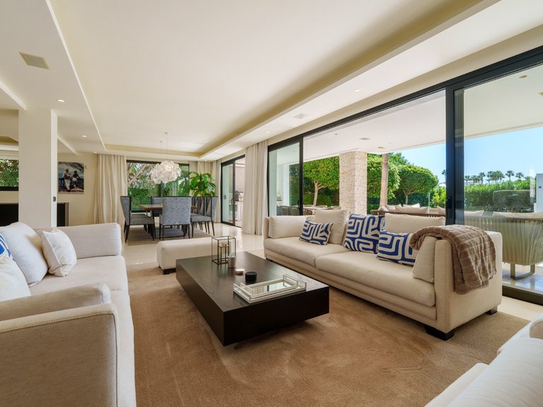 Villa for Sale in Nueva Andalucía, Marbella Area 8