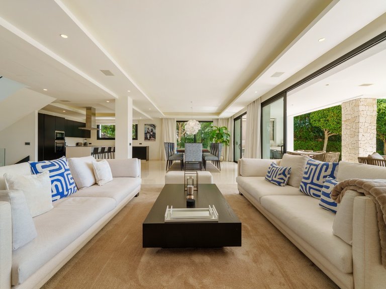 Villa for Sale in Nueva Andalucía, Marbella Area 9