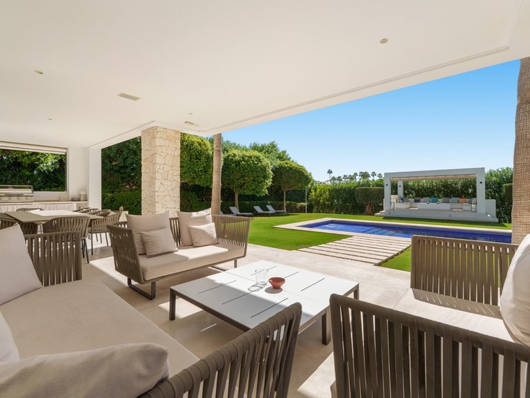 Villa for Sale in Nueva Andalucía, Marbella Area 10