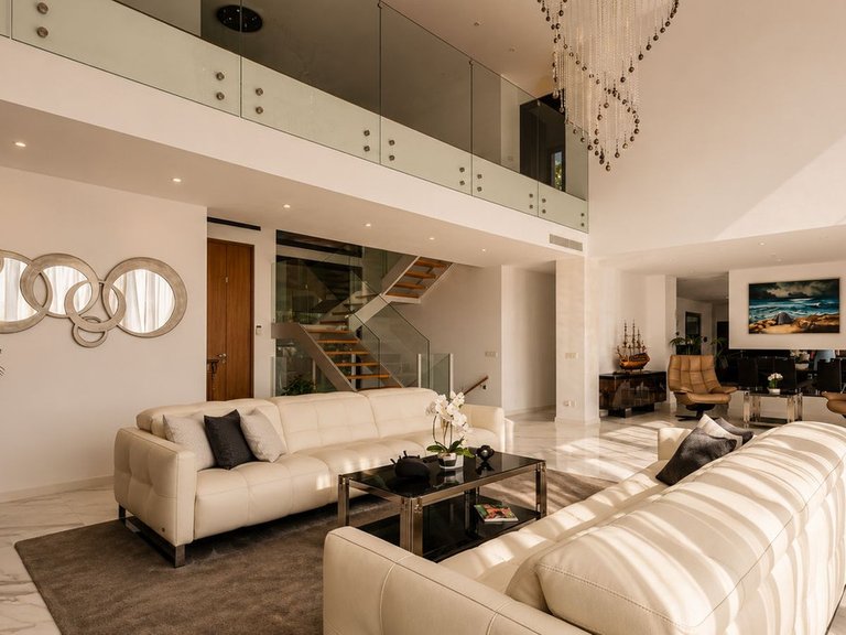 Villa for Sale in El Paraiso, Marbella Area 5